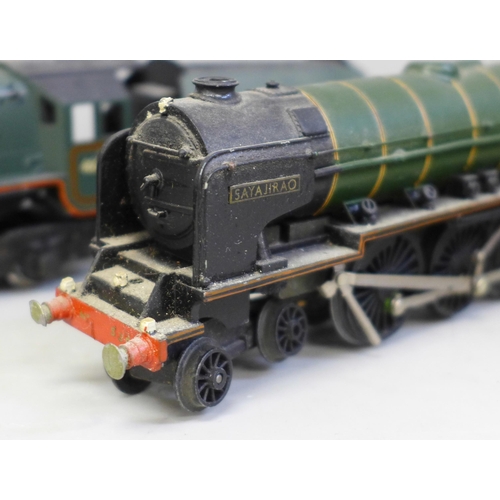 645 - Three OO gauge locomotives and tenders including Hornby