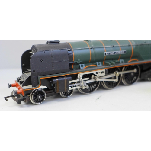 645 - Three OO gauge locomotives and tenders including Hornby