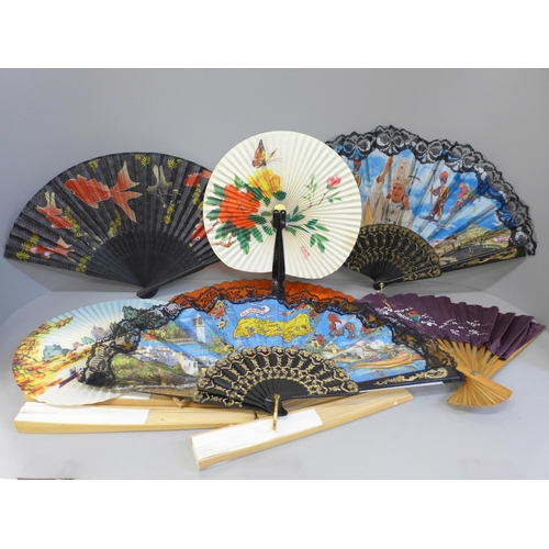 656 - A collection of fans