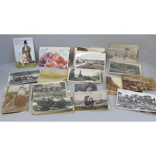 669 - A collection of Edwardian and later postcards, approximately 175 in total