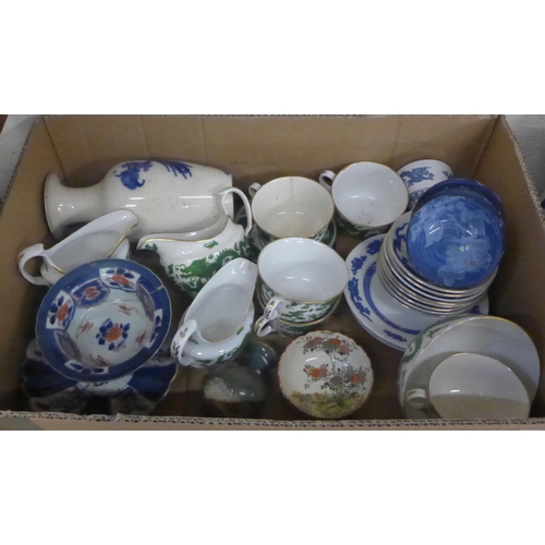 741 - A collection of oriental pottery **PLEASE NOTE THIS LOT IS NOT ELIGIBLE FOR POSTING AND PACKING**