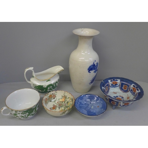 741 - A collection of oriental pottery **PLEASE NOTE THIS LOT IS NOT ELIGIBLE FOR POSTING AND PACKING**