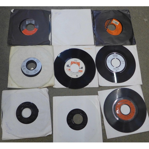 754 - A box of 45rpm vinyl 7