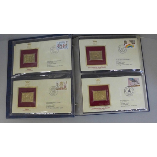 777 - Five albums of 22ct Golden Replicas of British stamps