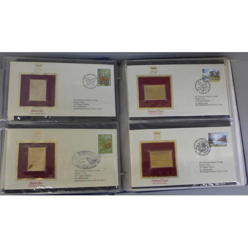 777 - Five albums of 22ct Golden Replicas of British stamps