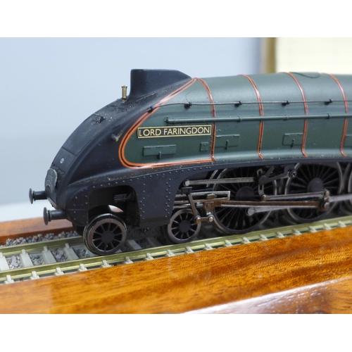 804 - A Bachmann A4 Pacific locomotive with OO gauge mahogany display stand and a BR drawing of HST Cab Pr... 