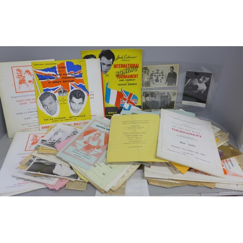 809 - A collection of 1960s Nottingham boxing programmes, photographs and other memorabilia