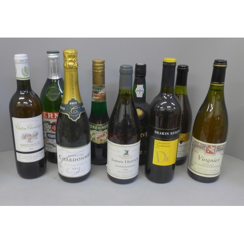 825 - Five bottles of white wine, a bottle of Pernod, Chardonnay, Creme de Menthe and Special Reserve Port... 