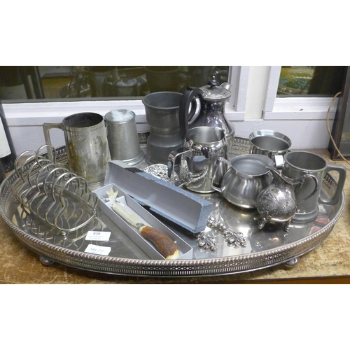 828 - A large silver plated gallery tray, plated ware and pewter