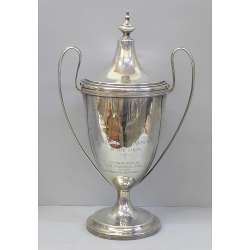 872 - A large silver trophy/cup, with presentation inscription Gainsborough and District Agricultural Soci... 