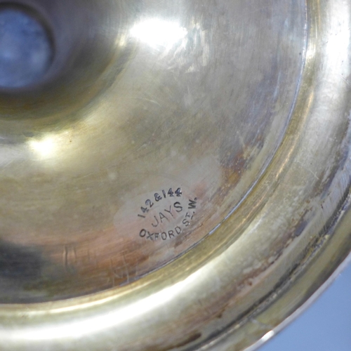 872 - A large silver trophy/cup, with presentation inscription Gainsborough and District Agricultural Soci... 