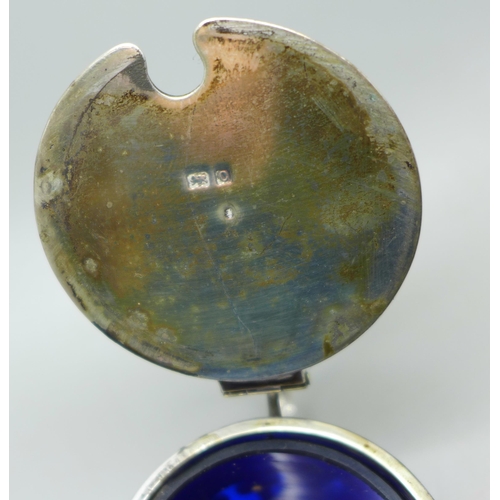 875 - An Art Nouveau design mustard, blue glass liner, 64g, Birmingham 1902