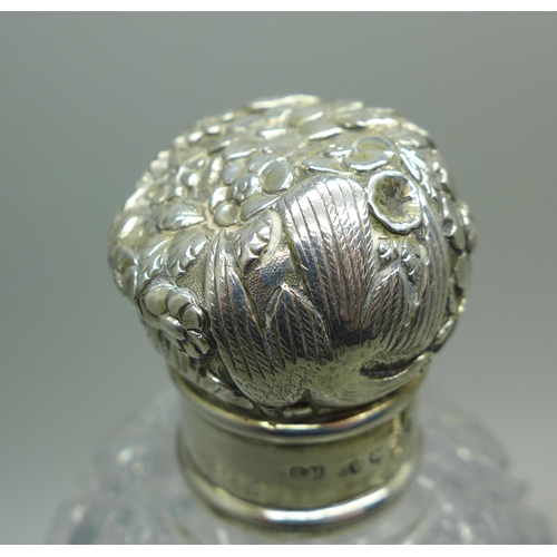 876 - A silver topped scent bottle, lid a/f and a silver mustard with green glass liner