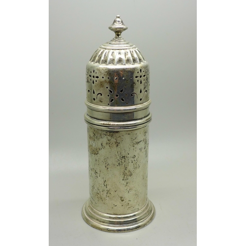 879 - A silver sugar shaker, London 1939, 238g