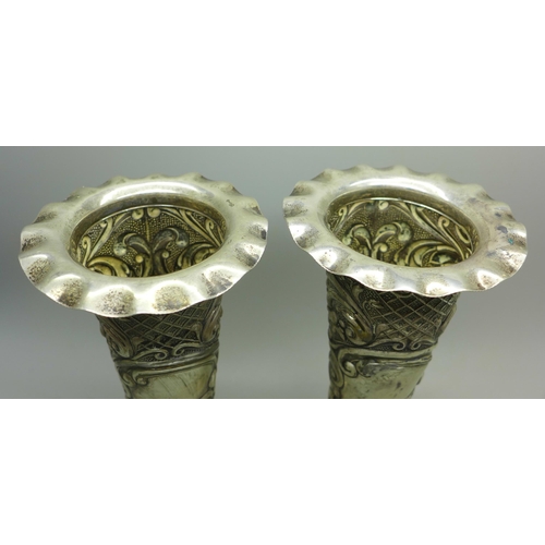 883 - A pair of embossed silver vases, Birmingham 1907, 162g, one a/f