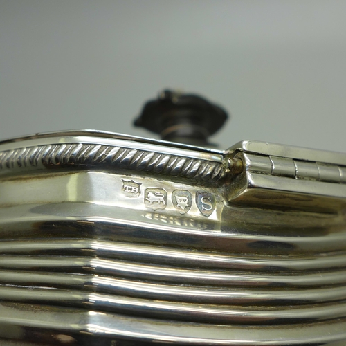 885 - A silver tea caddy with hinged lid, London 1893, 243g