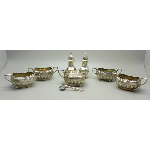 890 - A Victorian silver seven-piece cased cruet set, Birmingham 1899, 225g