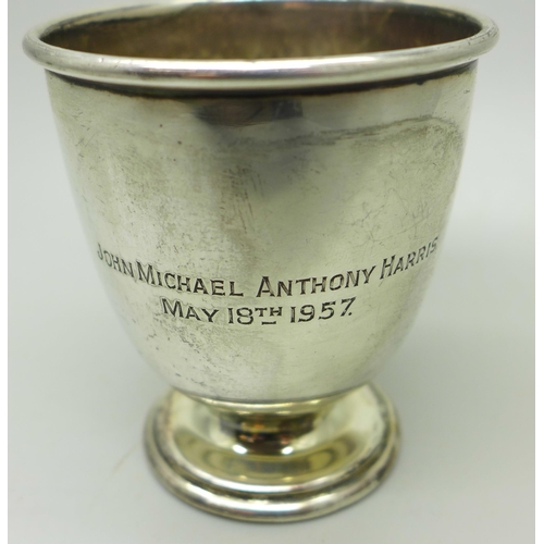 892 - A silver cup, Sheffield 1955, 84g