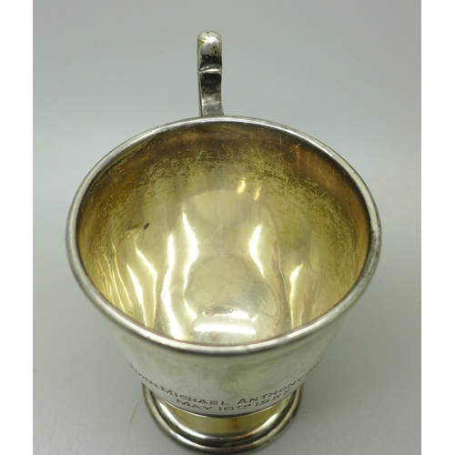 892 - A silver cup, Sheffield 1955, 84g