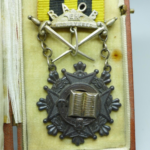 916 - A R.A.O.B. Companion medal, 1925, cased