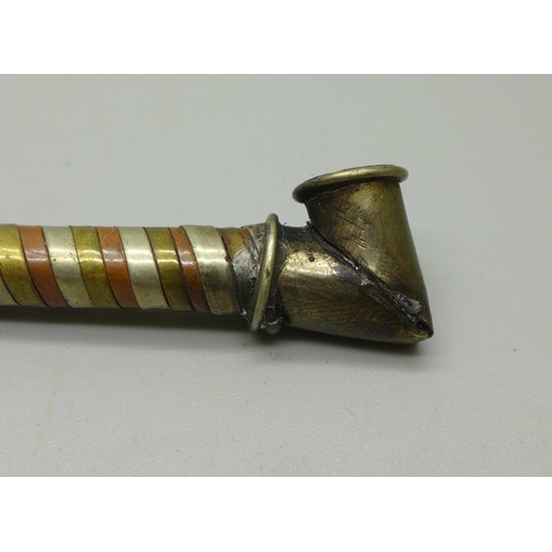 918 - A Viking style cheroot holder pipe