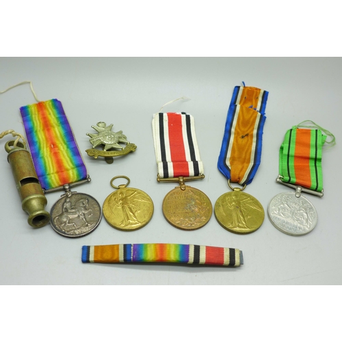 925 - A pair of WWI medals to 28363 Pte. R Bullimore Linc R, a Victory medal to 17641 Pte C T Pritchard Le... 