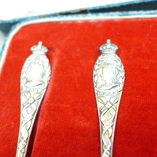 938 - A set of six Victorian commemorative spoons, Sheffield 1897, 75g, associated case