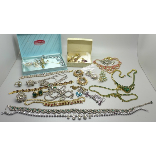 963 - A collection of paste set and other jewellery