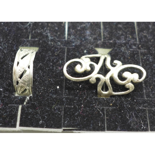 964 - Ten silver rings