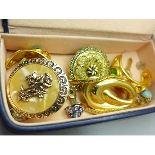 966 - A box of costume jewellery