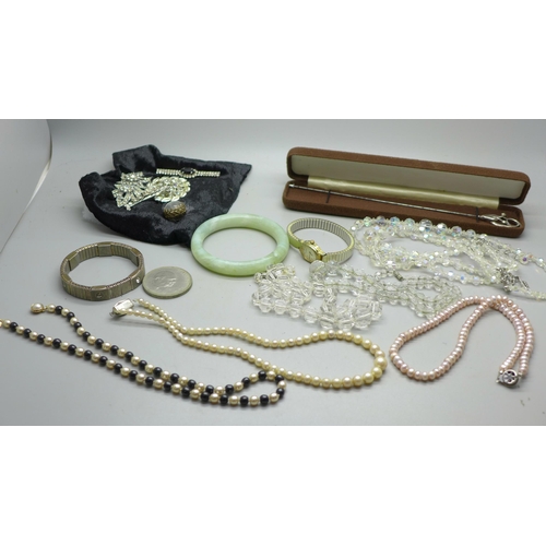 980 - A jade bangle, other jewellery including brooches, necklaces, Charles Horner silver hat pin, etc.