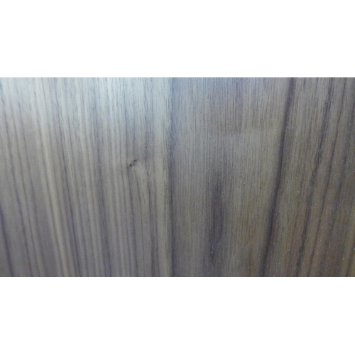 1577 - A walnut effect breakfast bar