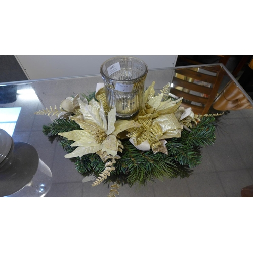 1603 - A Christmas themed candle centrepiece