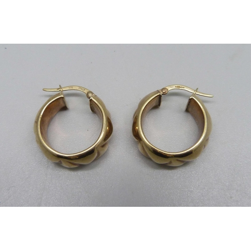 1040 - A pair of 9ct gold hoop earrings, 3.2g, 2cm hoop size