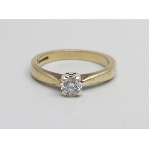 1041 - A 9ct gold and diamond solitaire ring, 2.3g, I