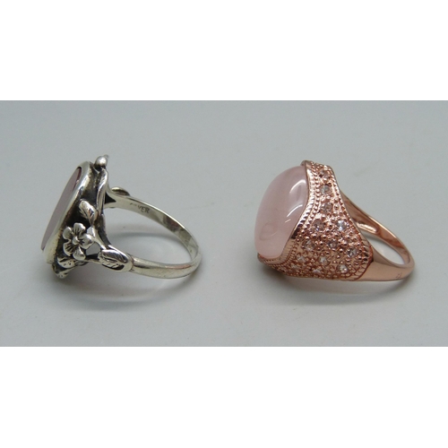 1068 - Two silver rings, one set with agate, P/Q, and the other set with rose quartz and white topaz, N/O, ... 