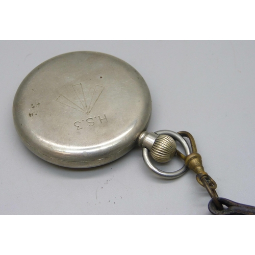 1081 - A Waltham Navy issue pocket watch, engraved H.S.3 to the case back