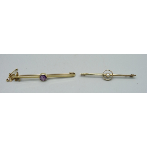 1116 - Two 15ct gold bar brooches, set with an amethyst and a seed pearl, 6.3g, longest 5.8cm