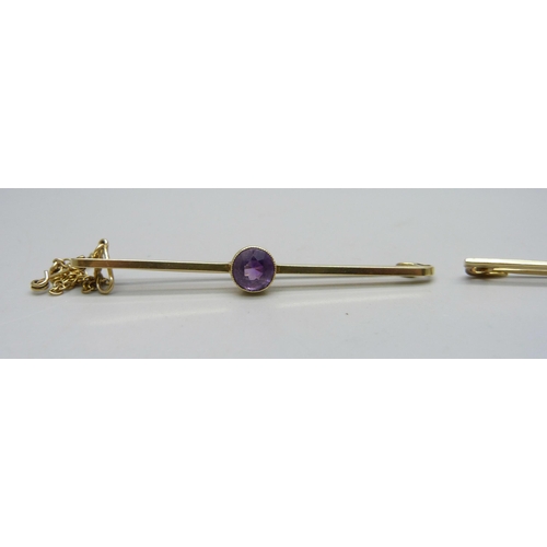 1116 - Two 15ct gold bar brooches, set with an amethyst and a seed pearl, 6.3g, longest 5.8cm