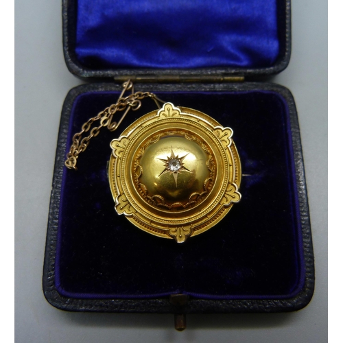 1118 - A 15ct gold and diamond set brooch, a/f, damage/repair near hinge, 7.4g, 2.9cm, with fitted case