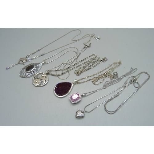 991 - Six silver pendants and chains, 43g