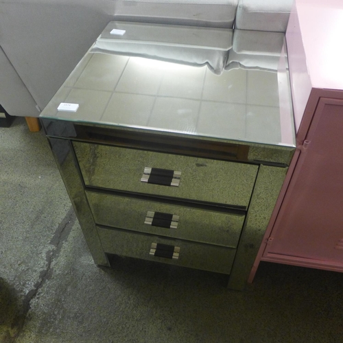 1574 - A mirrored bedside chest