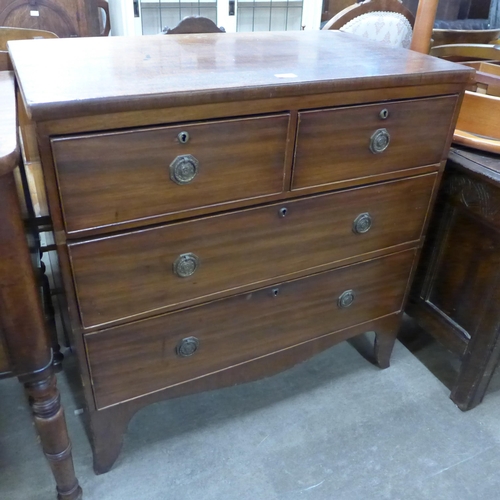 175 - A George III mahogany chest of drawers