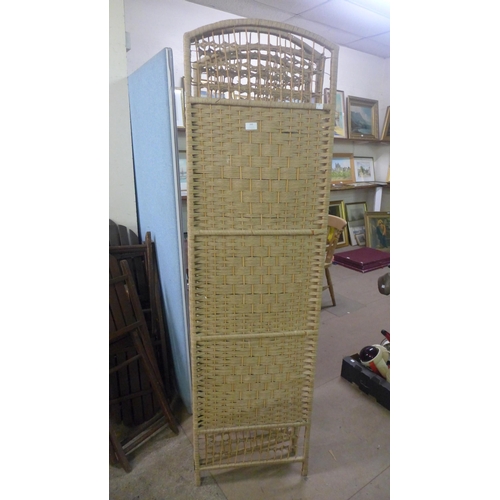 293 - A wicker folding dressing screen