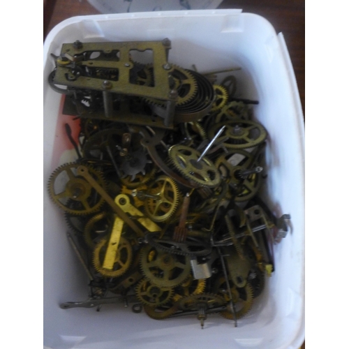 389 - Assorted clock parts and movements