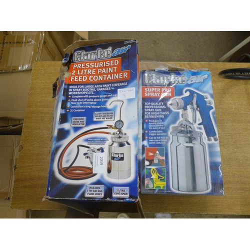 2039 - A Clarke pressurised 2 litre paint feed container and a Clarke Air Super Pro spray gun