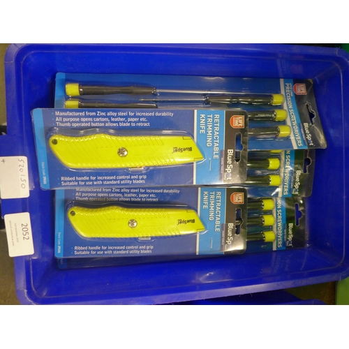 2052 - Two retractable trimming knives and four packs of precision screwdrivers