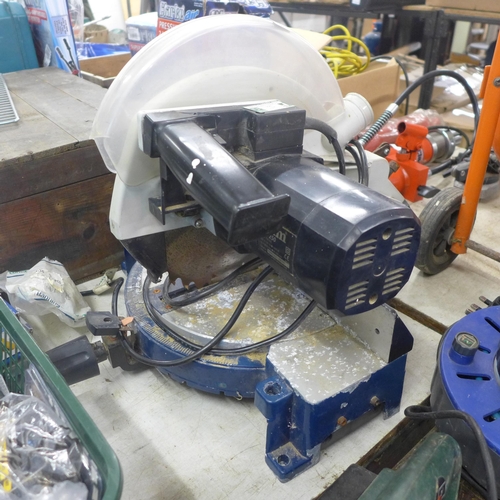 2061 - A Ferm FKZ-250 240v 1400w chop saw (damaged handle)