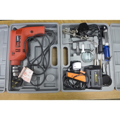 2112 - A Power Devil PDX20C 420w hammer drill and a Power G soldering gun set