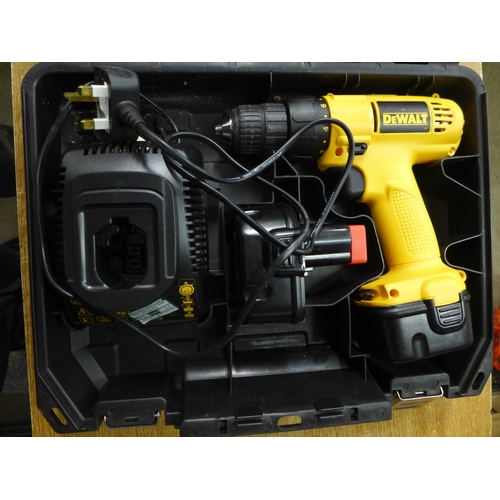 2120 - A quantity of Dewalt power tools including DW907 12v cordless combi drill with battery and charger, ... 